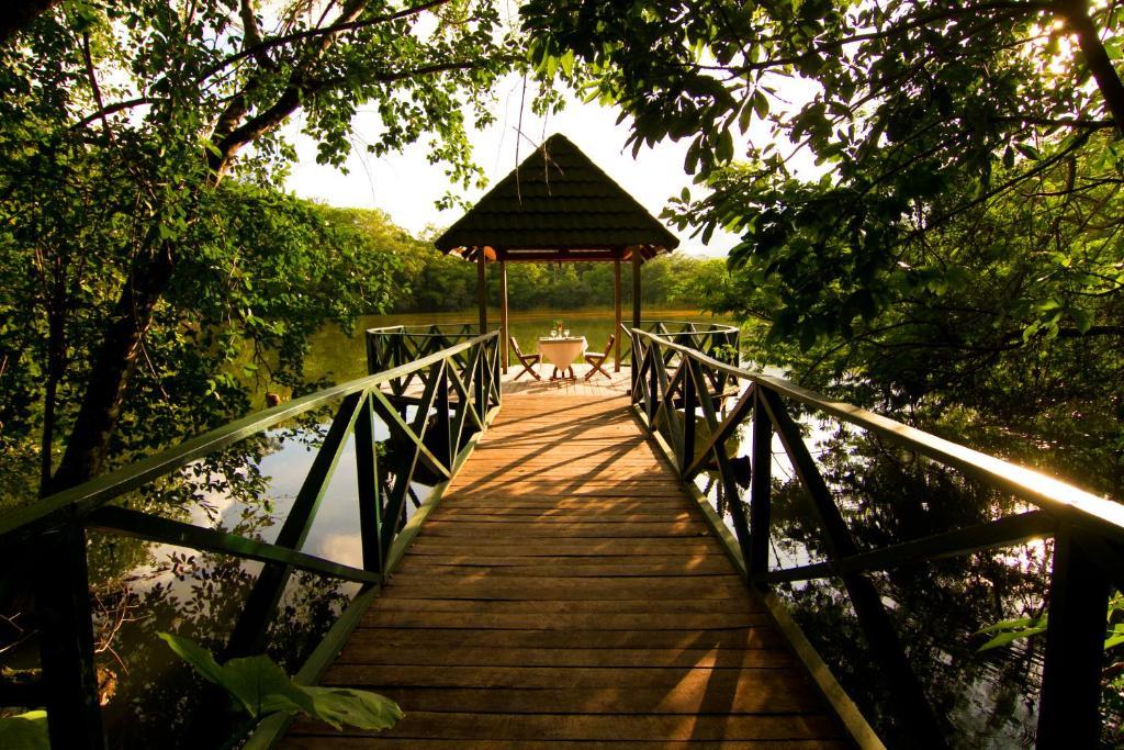 Las Lagunas Boutique Hotel Флорес Екстериор снимка